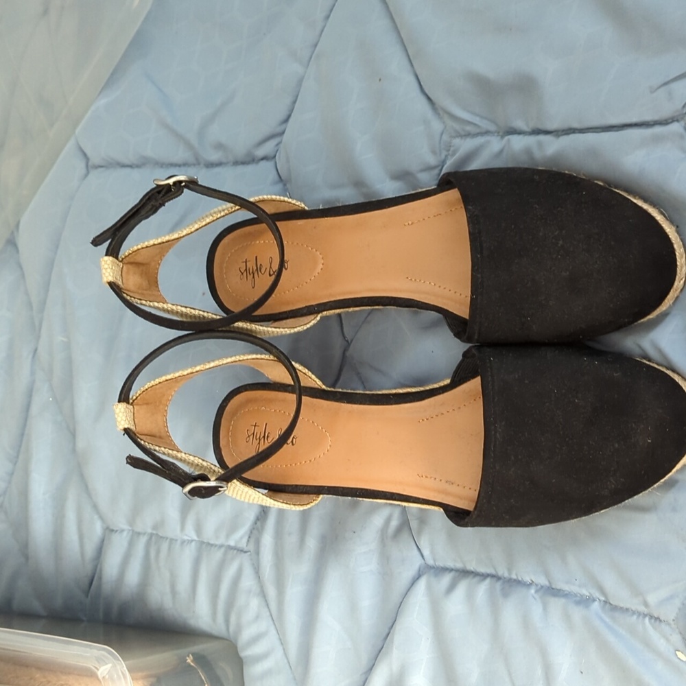 Style & co black strappy wedges size 9